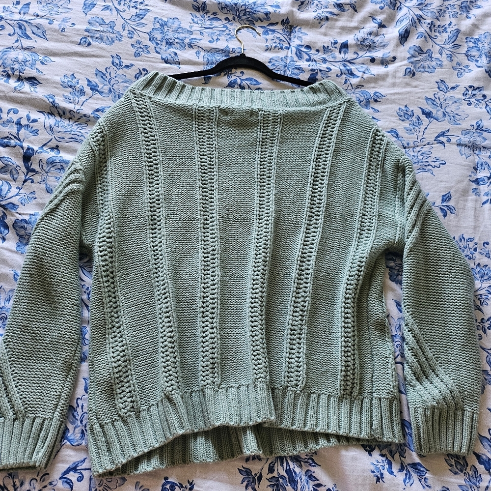 Off Shoulder sweater - Picture 2 of 3